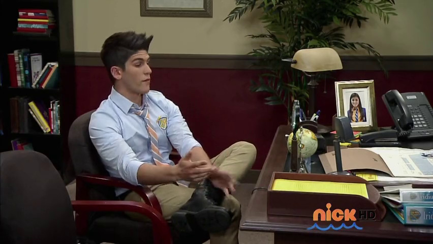 Every Witch Way 1x01 - 2 - YouTube