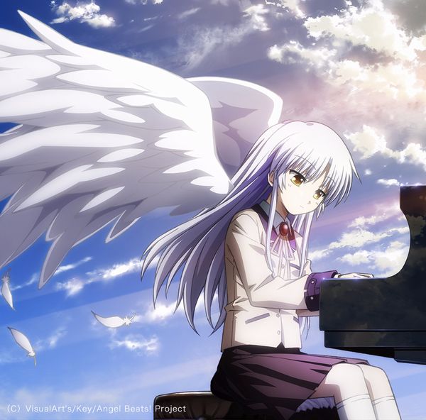 Angel Beats!: copertina del CD contenente le OP/ED “My Soul, Your Beats!/Brave Song”. Si notino le nuvole riflesse sul lato del pianoforte