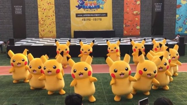 Pikachu si sgonfia? Problemi durante una sfilata in Corea