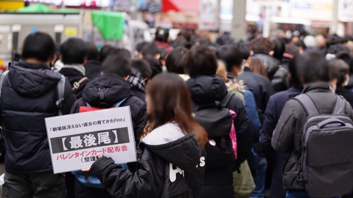 San Valentino a Akihabara: centinaia di otaku in fila per le loro beniamine 2D
