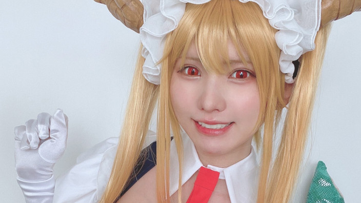 Un cosplay "hot" di Tohru (Maid Dragon) divide il Giappone