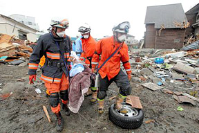 Terremoto Giappone - Uomo tratto in salvo dalle macerie
