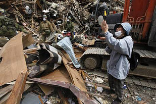 Terremoto Giappone - Continuano i lavori Terremoto Giappone - Continuano i lavori
