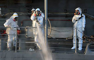 Terremoto Giappone - Tecnici ancora al lavoro a Fukushima Terremoto Giappone - Tecnici ancora al lavoro a Fukushima
