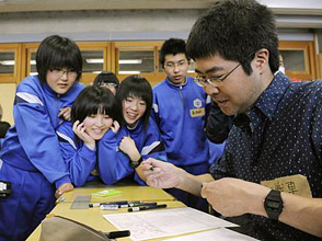 Manga Creators Volunteers in Quake Areas - Sensha Yoshida Manga Creators Volunteers in Quake Areas - Sensha Yoshida