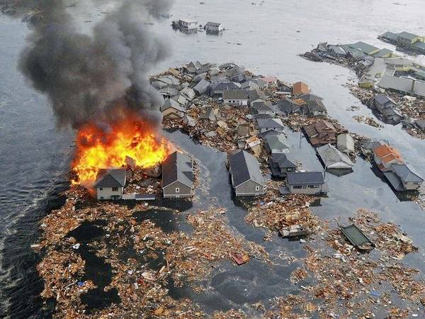 Terremoto Giappone - Fuoco e Acqua Terremoto Giappone - Fuoco e Acqua