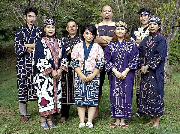 Ainu gruppo a colori