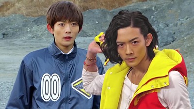 Zyuden Sentai Kyoryuger Returns: 100 YEARS AFTER