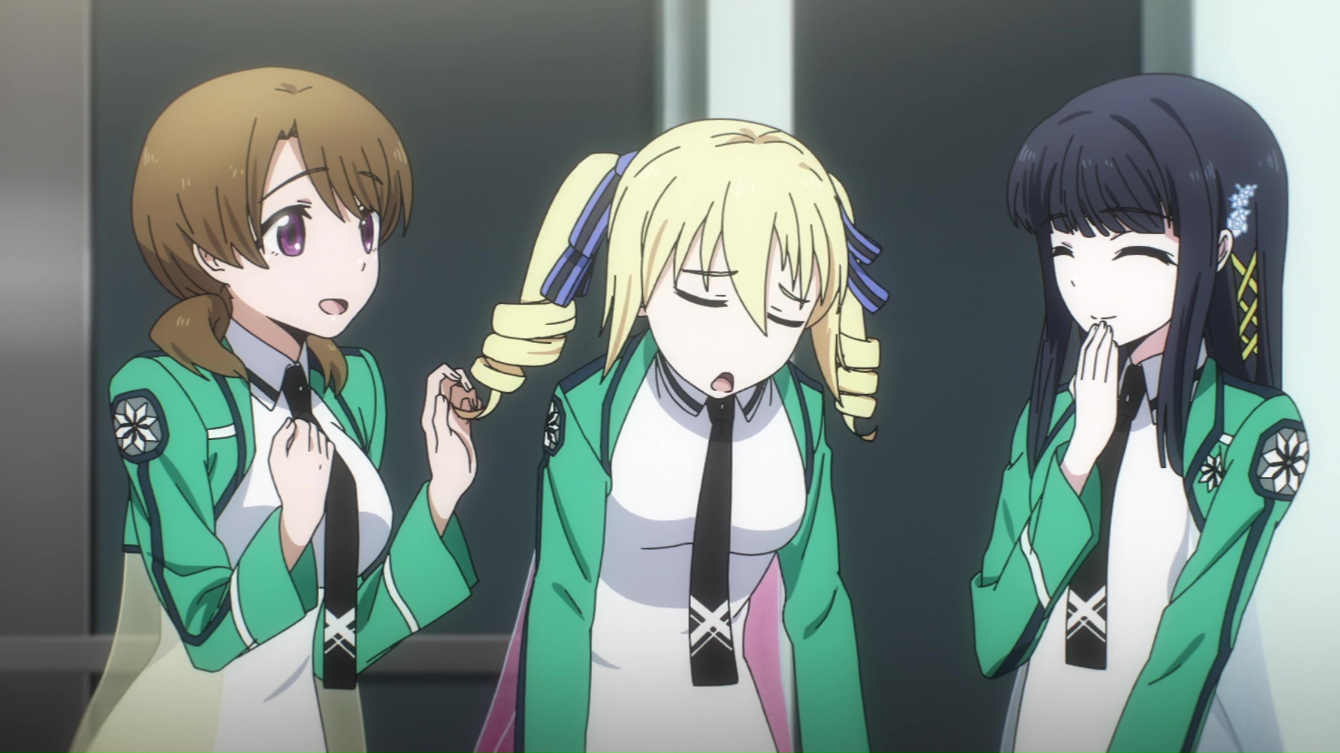 Mahōka Kōkō no Rettōsei: Raihōsha Hen (Anime) | AnimeClick.it