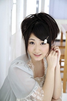 Rina Hidaka (15 de Junho de 1994), Artista