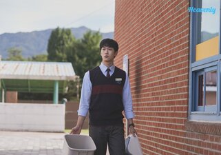Heesu in Class 2