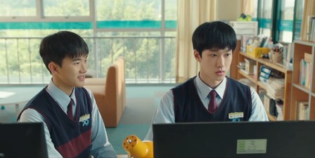 Heesu in Class 2