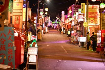 Moshimo kono sekai ga butai nara, gakuya wa doko ni aru no darou