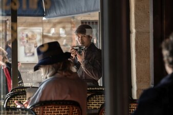 L'uomo accanto