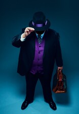 Warau Salesman