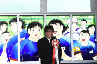 Captain_Tsubasa_Gets_Giant_Stained_Glass_Window_at_Train_Station_in_Saitama-5aa7afb9902ab