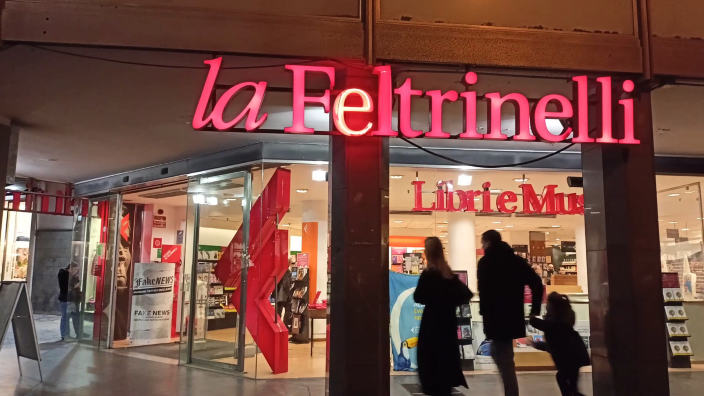 La Feltrinelli chiude con l' home video negli store fisici: blu ray venduti a 2 euro  #agoraclick 228