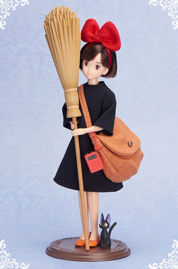 kiki-licca-chan-con-gli-accessori.jpg kiki-licca-chan-con-gli-accessori.jpg