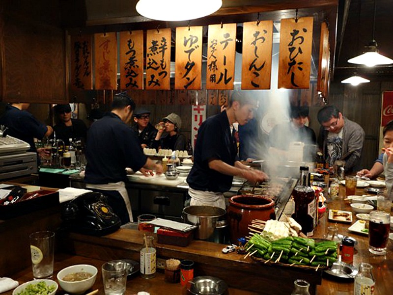 Izakaya, il pub giapponese: istruzioni per l'uso.