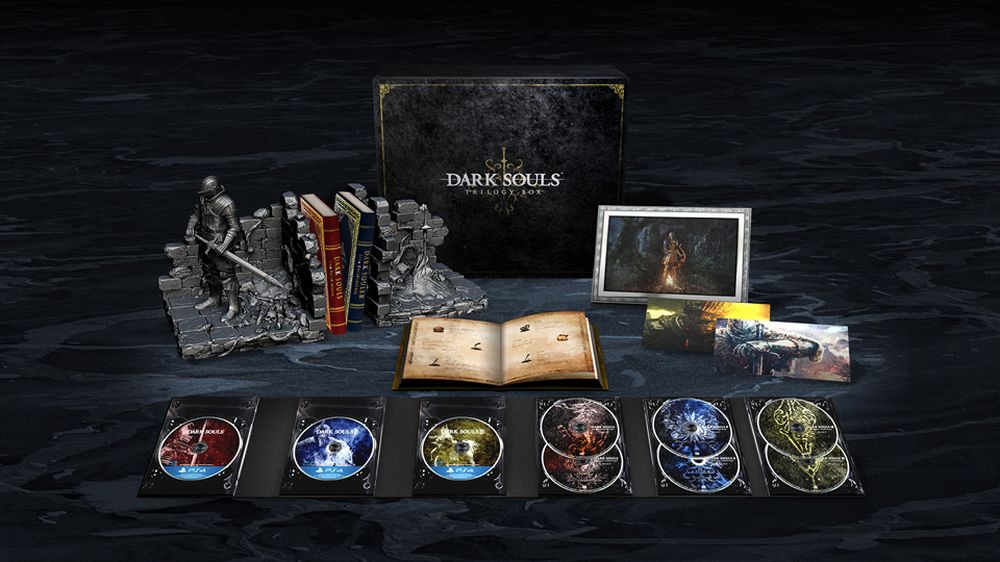 Annunciata la Dark Souls Trilogy Box, un'edizione lussuosa per i fan DarkSoulsTrilogyBox.jpg