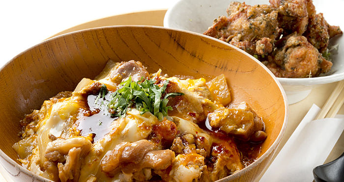 Pollo e uova accoppiata perfetta Pollo e uova accoppiata perfetta