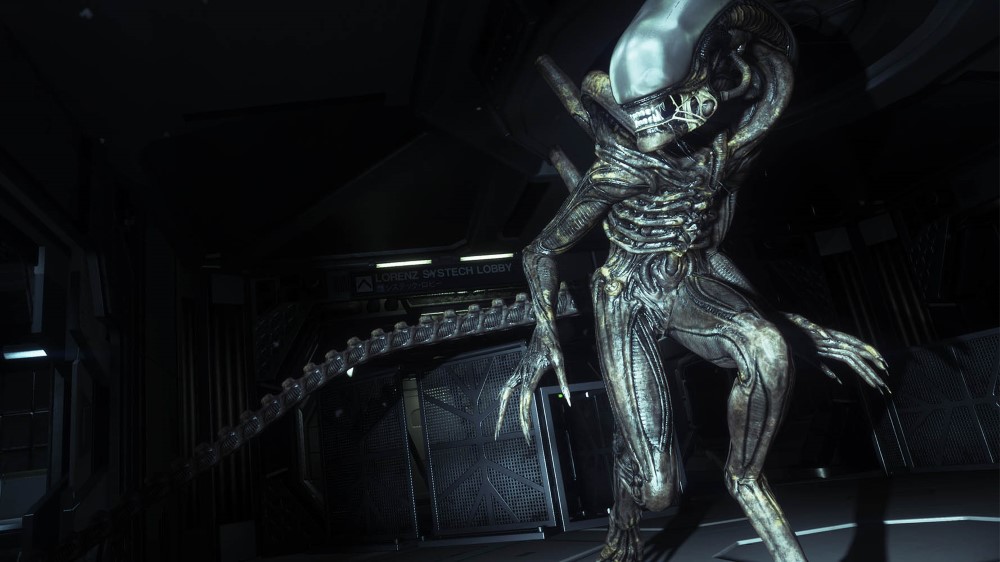 Lo Xenomorfo durante il suo pattugliamento Lo Xenomorfo durante il suo pattugliamento