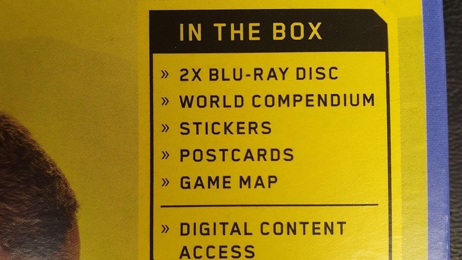 Il dettaglio della cover PlayStation 4 di Cyberpunk 2077 con i dettagli del contenuto Il dettaglio della cover PlayStation 4 di Cyberpunk 2077 con i dettagli del contenuto