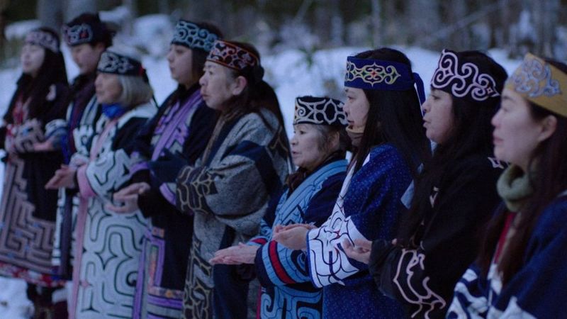 Ainu_Mosir-popolo Ainu_Mosir-popolo