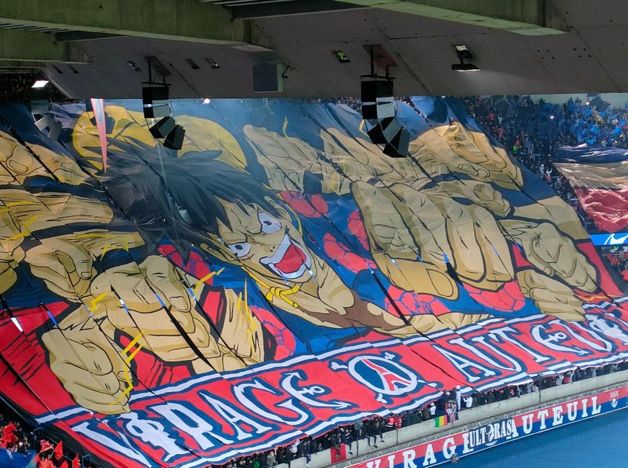 One Piece: la gigantesca coreografia dei tifosi del PSG