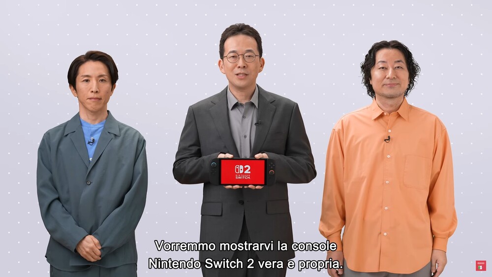 La console si presenta modernizzata ma con un senso di familiarità La console si presenta modernizzata ma con un senso di familiarità