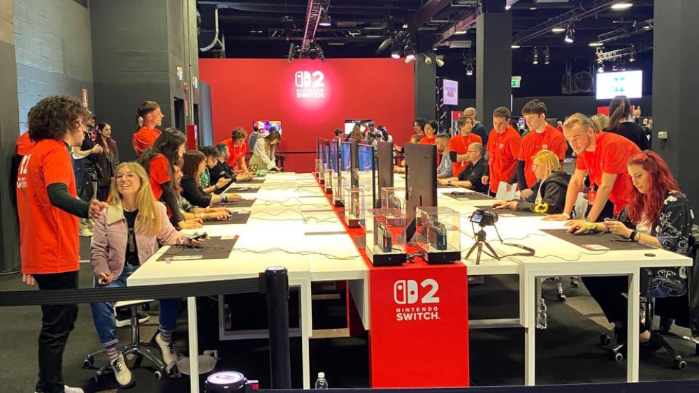 Una delle postazioni di prova di Nintendo Switch 2 durante l'Experience Una delle postazioni di prova di Nintendo Switch 2 durante l'Experience