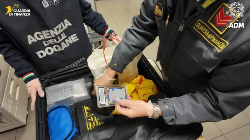 Finanaza2.jpg Finanaza2.jpg