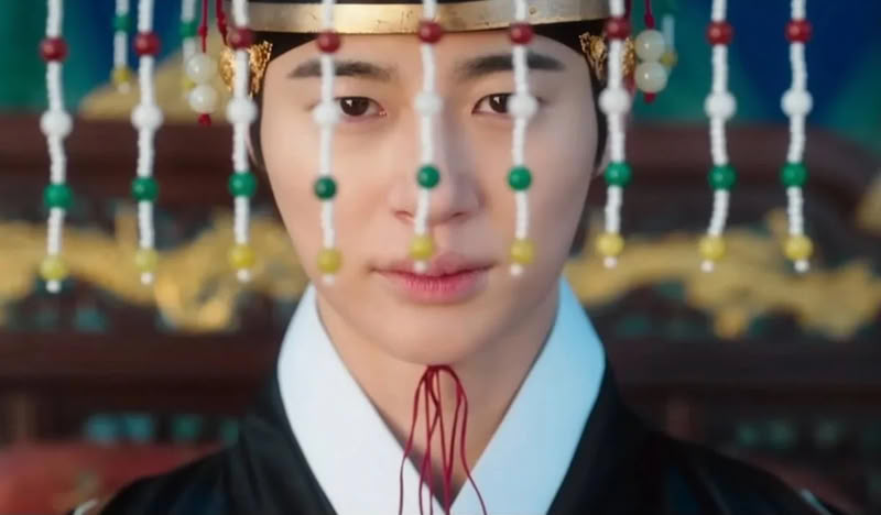 Perfect Crown: un'incoronazione non proprio perfetta Perfect Crown: un'incoronazione non proprio perfetta