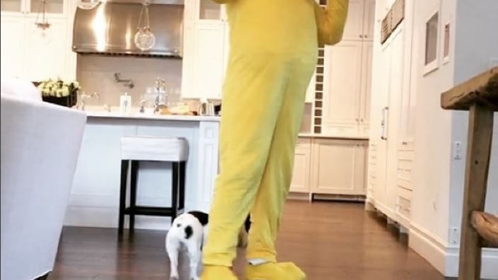 Dwayne Johnson (The Rock) si veste da Pikachu per sua figlia!