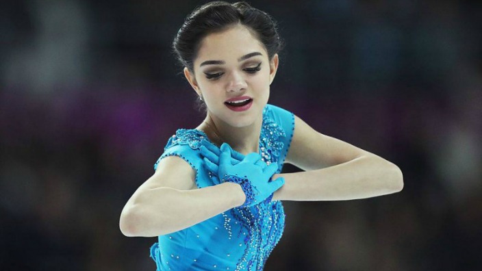 Evgenia Medvedeva: altra vittoria tra Sailor Moon e Yuri!! On Ice