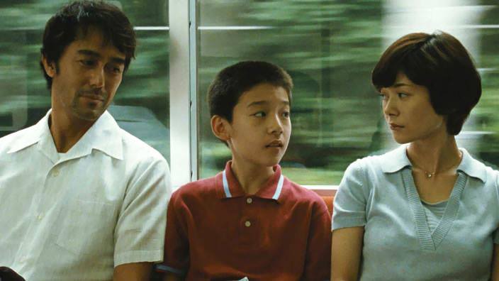 <b>Ritratto di famiglia con tempesta</b> di Hirokazu Kore-eda: intervista e recensione