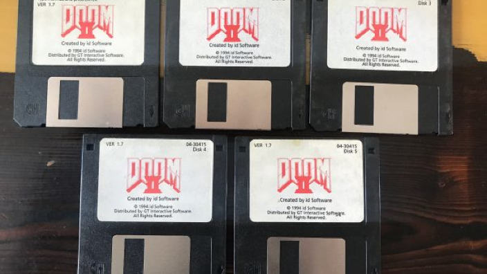 John Romero sta vendendo all'asta la sua copia di DOOM II