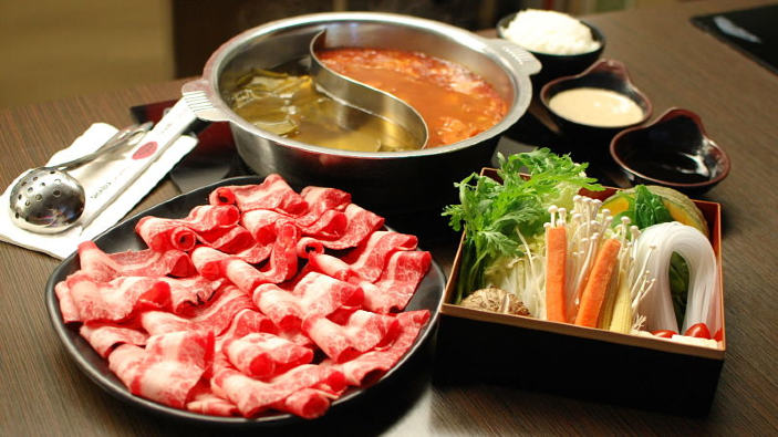 Shabu shabu: carne e compagnia. Perché mangiare insieme è più bello!