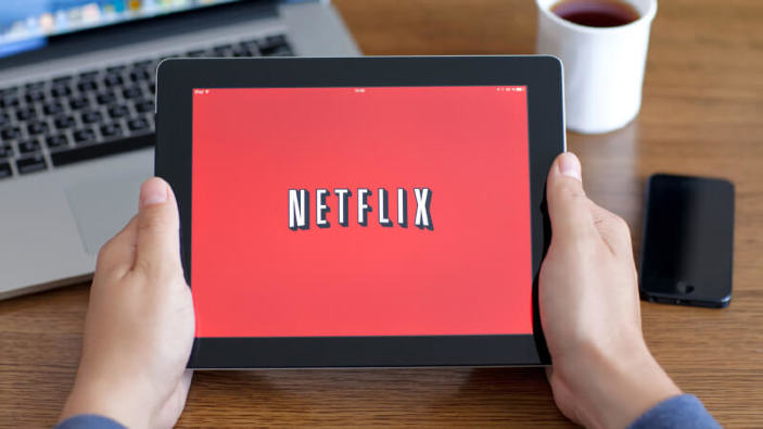 Netflix accetta l'invito dell'Europa: qualità dello streaming ridotta per non intasare la rete #Agoraclick 139