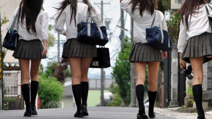 Alcune regole scolastiche giapponesi violano i diritti umani?