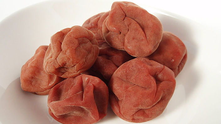 Umeboshi: le mille virtù della prugna giapponese