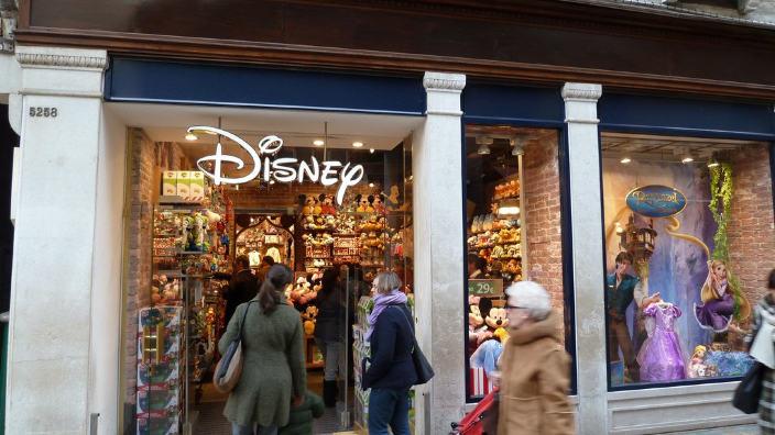 Addio Disney Store: chiudono tutti i 15 punti vendita in Italia  #agoraclick158