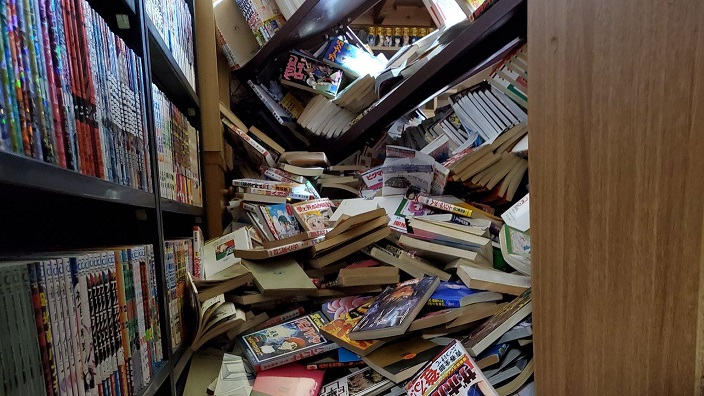 Una collezione di manga ha quasi distrutto una casa in Giappone