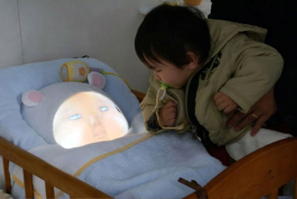 Yotaro: il neonato robotico
