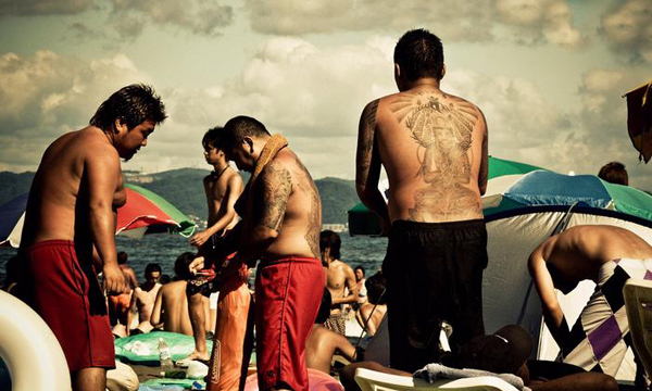 giappone, bando ai tatuaggi in spiaggia giappone, bando ai tatuaggi in spiaggia