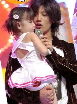 Akanishi with girl Akanishi with girl