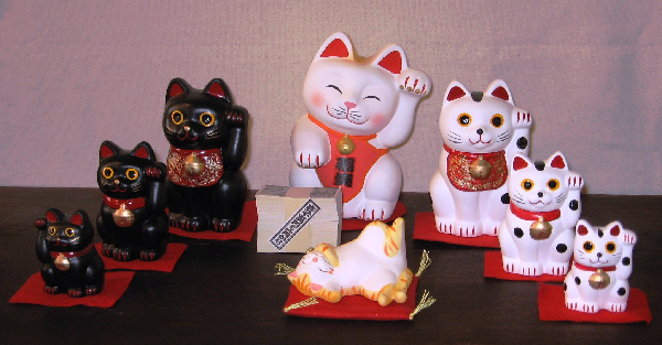 Maneki neko, la vera storia del gatto cinese che saluta