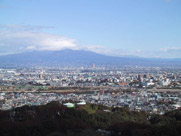 Maebashi con monte Akagi sullo sfongo