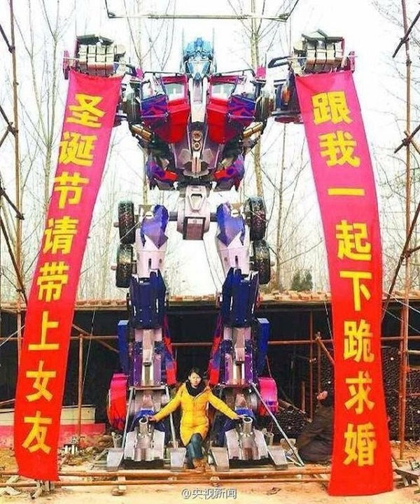 Optimus Prime gigante di Xushui Baoding Optimus Prime gigante di Xushui Baoding