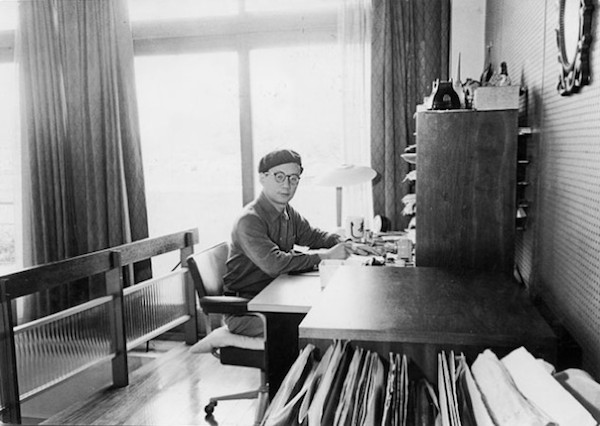 Osamu Tezuka desk Osamu Tezuka desk